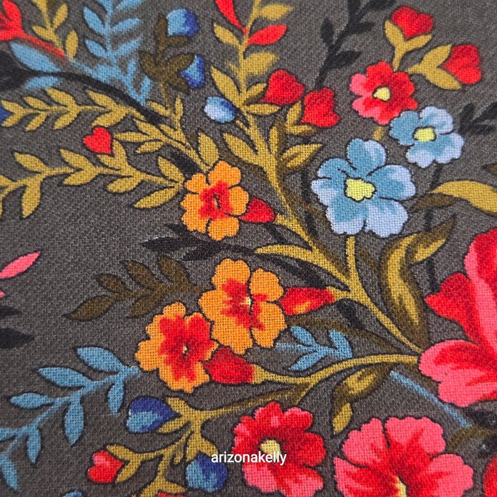 NWOT Pavlovo Posad Wool Square Scarf Vibrant Floral Design - Picture 14 of 14